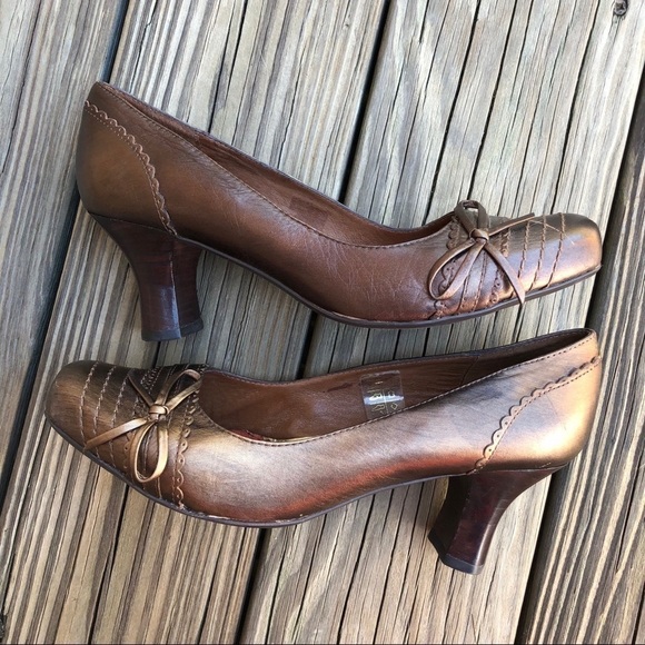 Sachelle Bronze Bow Detail Heels 39 1/2 Women’s - Picture 1 of 6